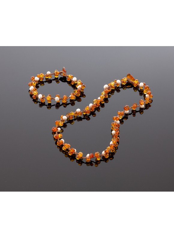 Faceted cognac amber bracelet with pearls