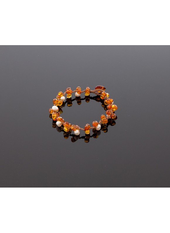 Faceted cognac amber bracelet with pearls