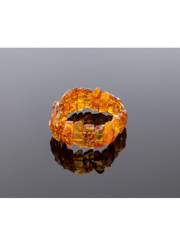 Elegant amber bracelet with warm shades