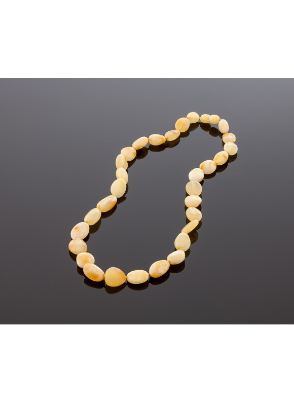 Classic style amber necklace - White glow