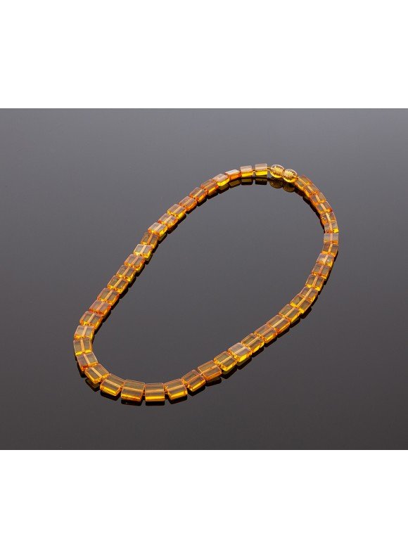 Elegant square amber necklace