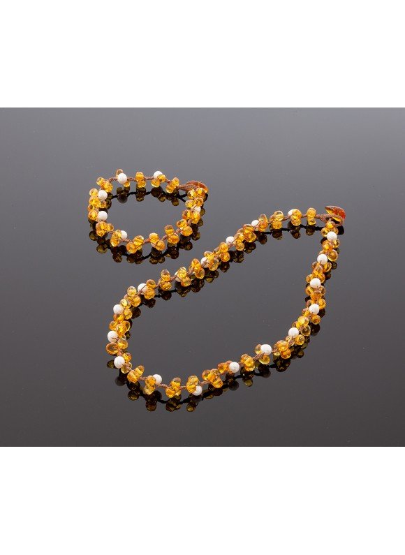 Faceted light amber necklace with pearls