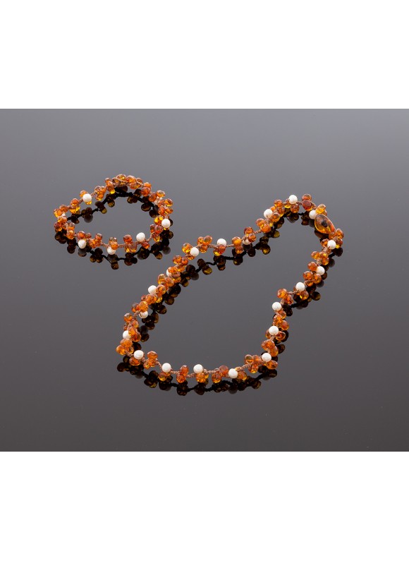 Faceted amber necklace with pearls