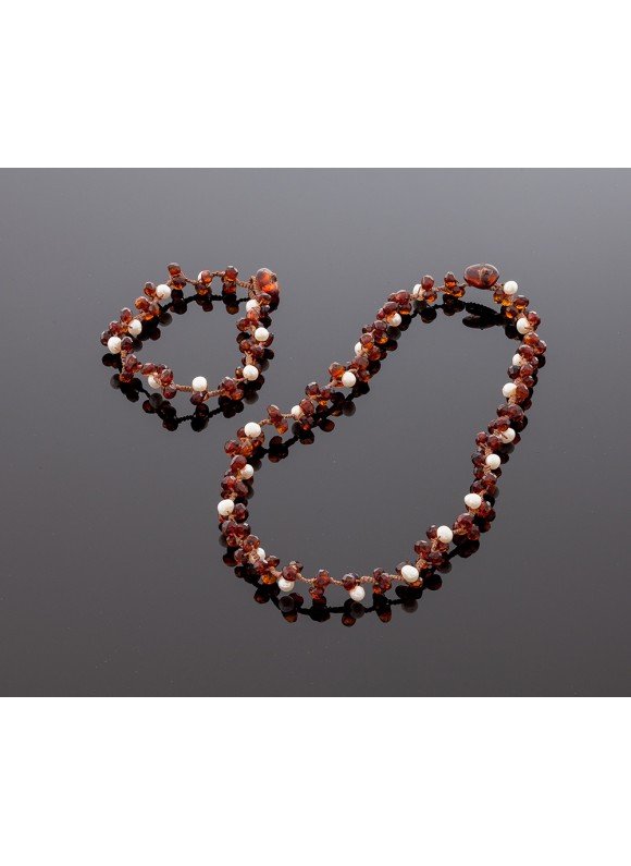 Faceted dark amber necklace with pearls