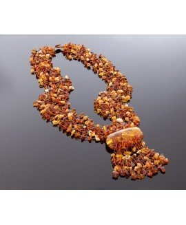 Massive warm shades amber necklace